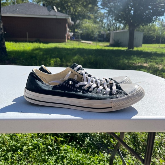 Converse - Picture 1 of 4